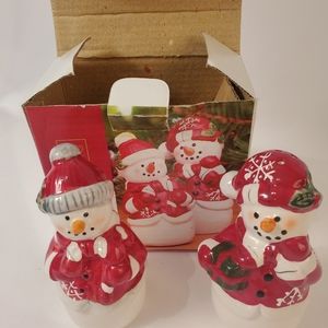 Snow man salt and pepper shakers